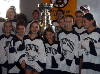 Girls U12 hockey and Stanley Cup