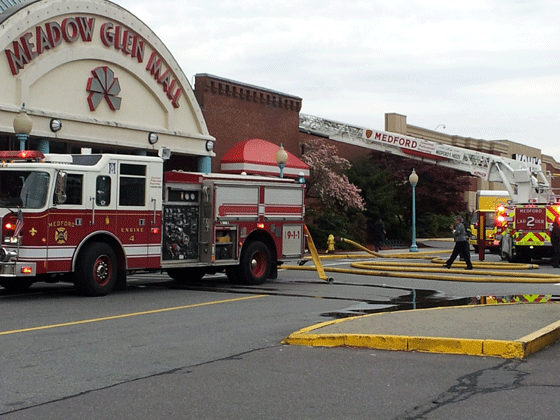 Grease fire at Meadown Glenn Mall